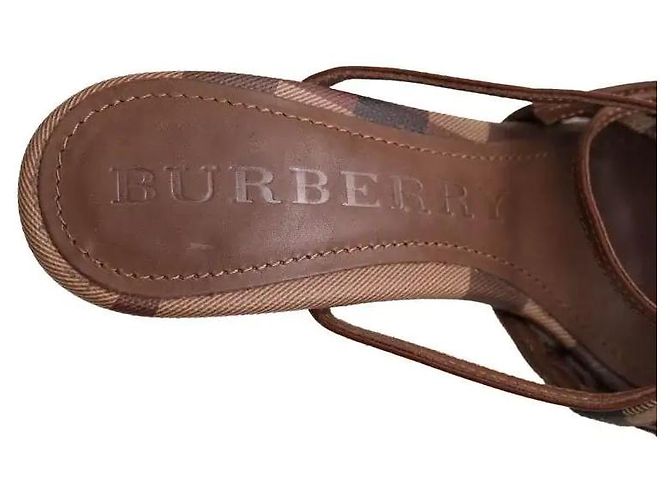 Tacchi Burberry in pelle marrone - vista 5