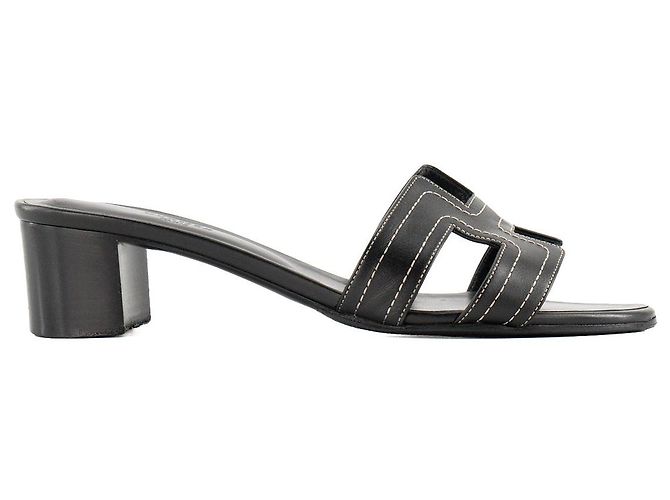 HERMÈS - Sandali con tacco Oasis Hermès in pelle liscia nera (T41) - vista 2
