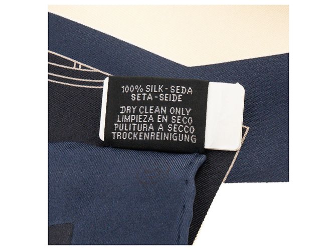 HERMÈS - Carré 90 Springs
Springs Hermès in seta blu e nera - vista 4
