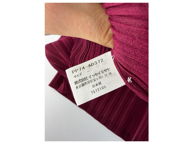 Vintage Issey Miyake Pleats Please Plissettato Wrap c. Mid-2010s Burgundy - vista 11