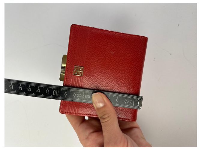 Vintage Givenchy 4G Logo Bifold Wallet Late 1970s Red - view 10
