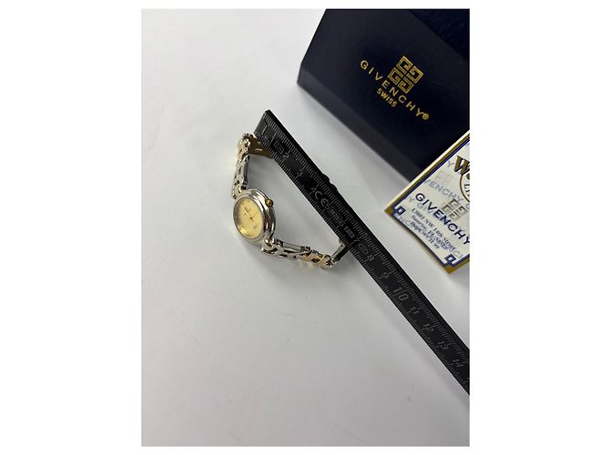 Vintage Givenchy 4G Logo Armbanduhr Ende 1990s Silver Gold Yellow - Ansicht 4