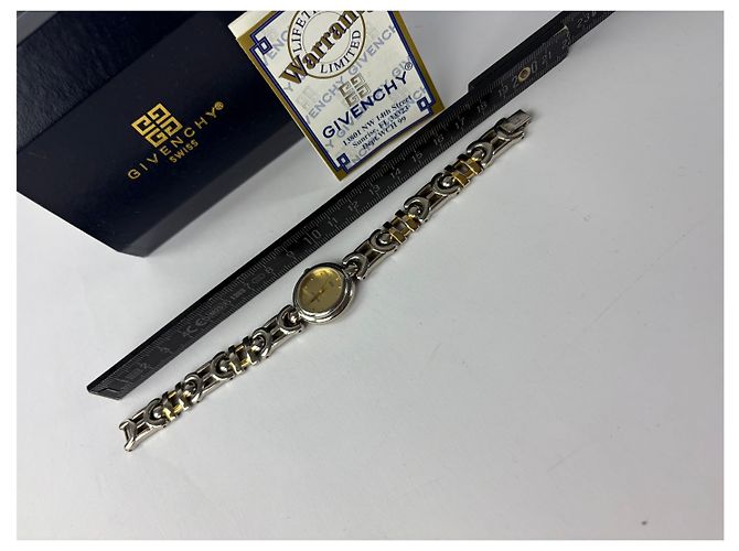 Vintage Givenchy 4G Logo Armbanduhr Ende 1990s Silver Gold Yellow - Ansicht 9