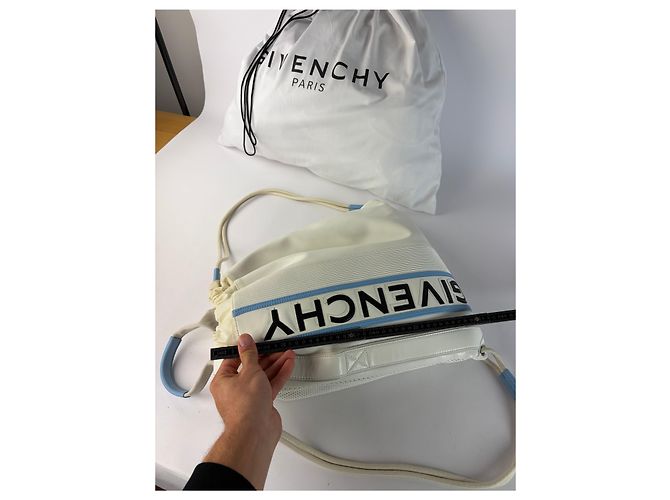 Vintage Givenchy Coated Canvas Drawstring Rucksack Weiß Blau c. 2018 - Ansicht 10