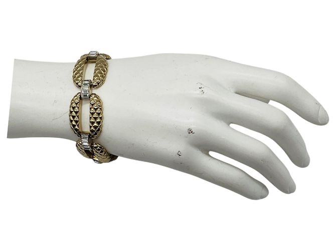 Bracciale Chanel 2018 con ciondolo logo CC in oro chiaro e strass - vista 4