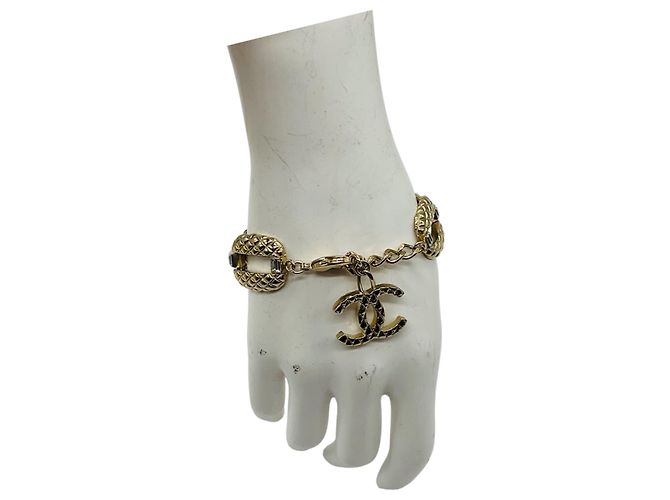 Bracciale Chanel 2018 con ciondolo logo CC in oro chiaro e strass - vista 6