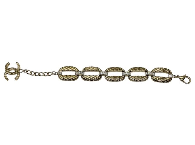 Bracciale Chanel 2018 con ciondolo logo CC in oro chiaro e strass - vista 7