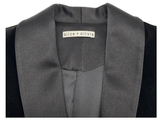 Autre Marque Alice + Olivia Samt-Tuxedo-Jacke in Schwarz - Ansicht 4