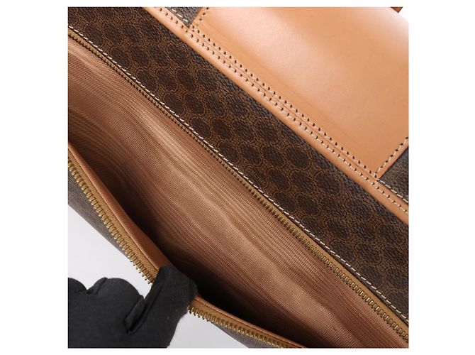 Céline Borsa porta documenti CELINE Macadam con manico superiore in Brown - vista 17
