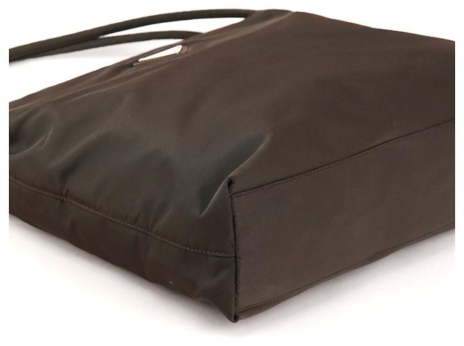 Prada Borsa Tote B6242 Tessuto City Nylon Marrone Scuro - vista 6