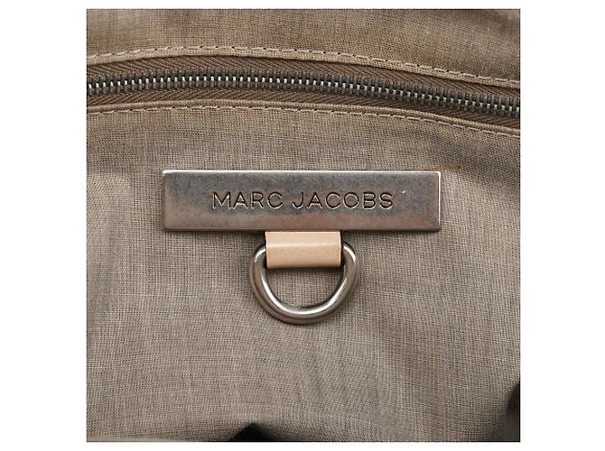 Marc Jacobs Beige Leder 2-Way Tasche mit Drehverschluss - Ansicht 13