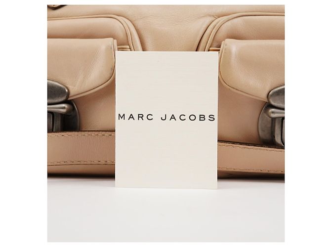 Marc Jacobs Beige Leder 2-Way Tasche mit Drehverschluss - Ansicht 16