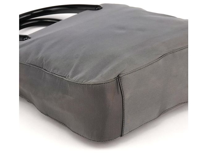 Prada Borsa Tote B8368 in nylon grigio con manici in plastica - vista 7