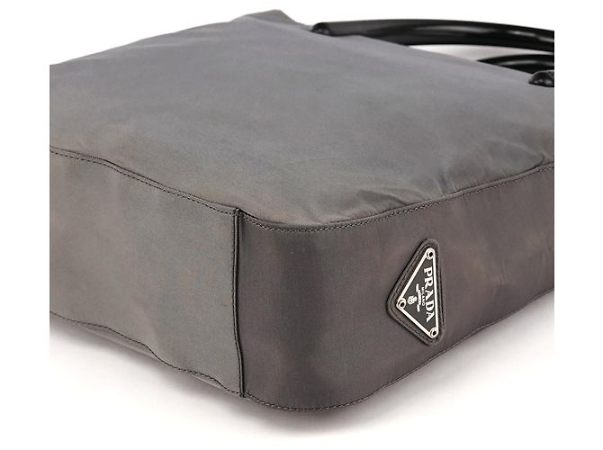 Prada Borsa Tote B8368 in nylon grigio con manici in plastica - vista 8