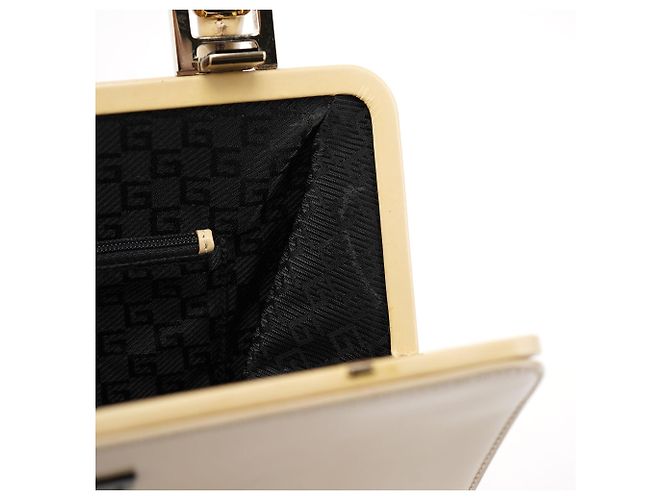 Gucci Beige Lackleder Clutch mit Henkel - Ansicht 14