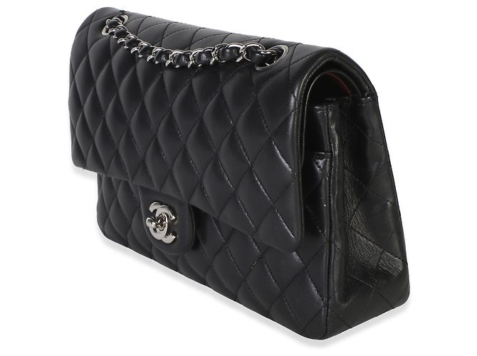 Borsa Chanel Medium Classic Double Flap in lambskin matelassé nera - vista 3