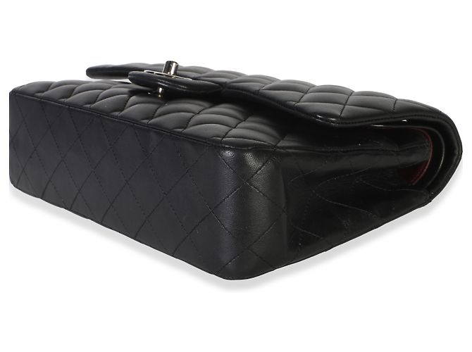 Borsa Chanel Medium Classic Double Flap in lambskin matelassé nera - vista 6