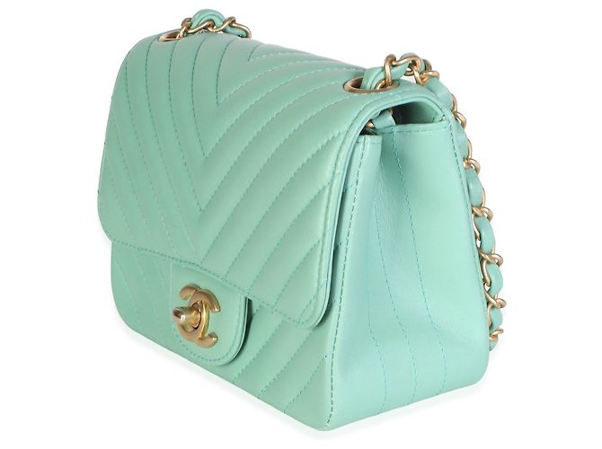 Borsa Mini Square Flap Chanel in pelle d'agnello chevron verde chiaro - vista 3