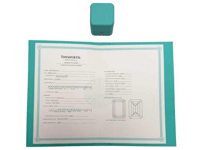Anillo de compromiso Tiffany & Co. Soleste con diamante corte esmeralda de 0.73 ct - vista 5