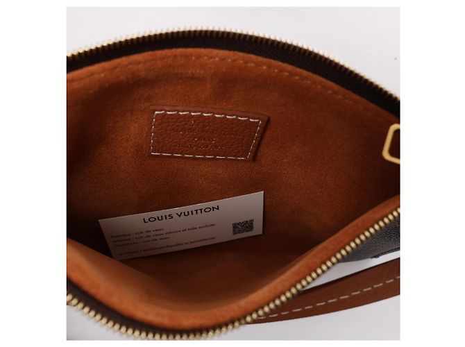 Borsa a tracolla Louis Vuitton Padlock Lowkey Hobo MM in marrone M24974 - vista 9