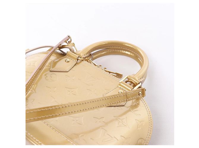 Borsa a mano 2Way Louis Vuitton Alma BB Monogram Vernis in Gold M91677 - vista 13