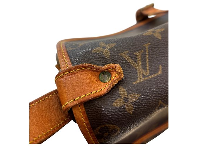 Louis Vuitton Flore Saumur Perforated Monogram Canvas - vista 3