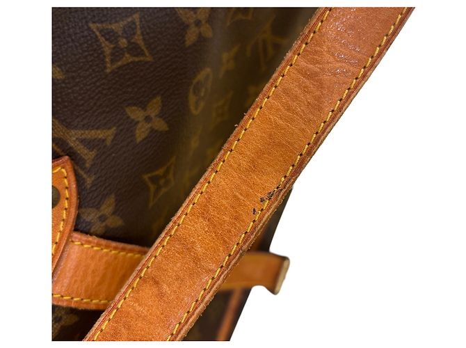 Louis Vuitton Flore Saumur Perforated Monogram Canvas - vista 5