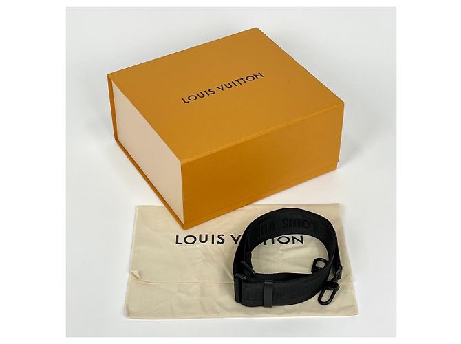 Borsa a tracolla Louis Vuitton Quest Messenger - vista 7