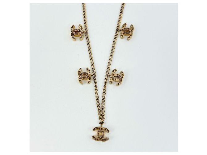 Collar Chanel dorado con logo Coco - vista 2