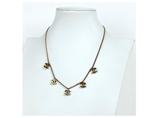 Collar Chanel dorado con logo Coco - vista 5