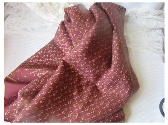 Sciarpa Hermès Monogramma Bordeaux in Seta e Lana - vista 9
