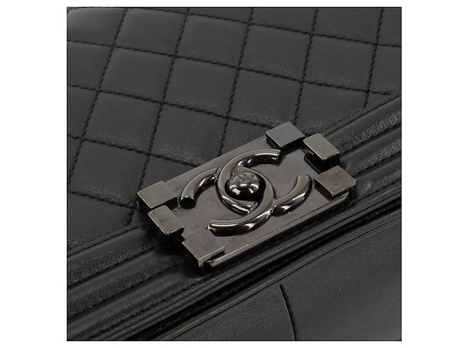 CHANEL - Borsa a tracolla Boy Medium So Black in pelle liscia nera - vista 5