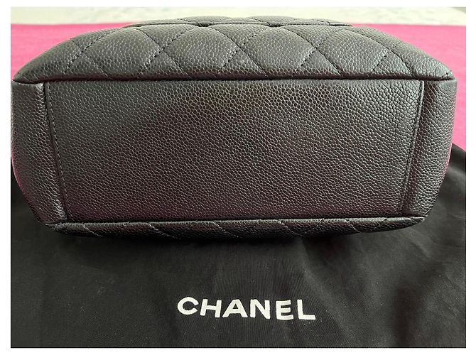 Chanel Saco Shopping Small em Couro Caviar Acolchoado Preto - vista 5