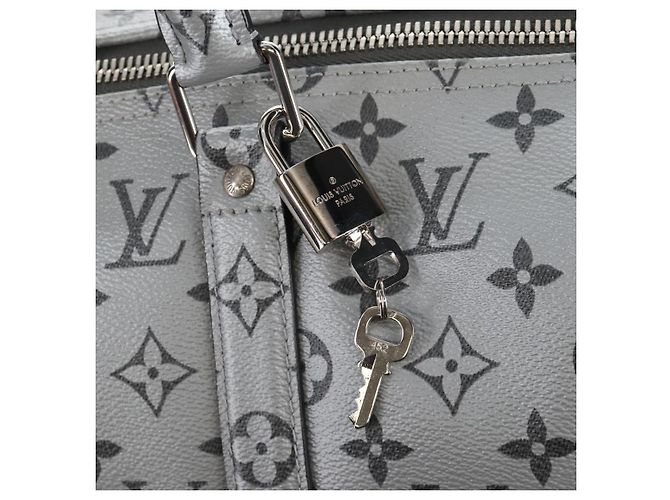 LOUIS VUITTON Monogram Reflect Keepall Bandouliere 50 Bag LV - vista 22