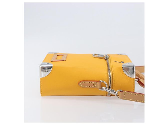 LOUIS VUITTON Vertical Box Trunk Shoulder Bag Saffron M59666 - vista 3