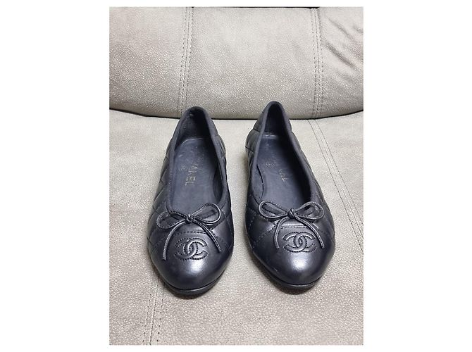 Chanel Gesteppte Ballerinas Schwarzes Leder - Ansicht 3