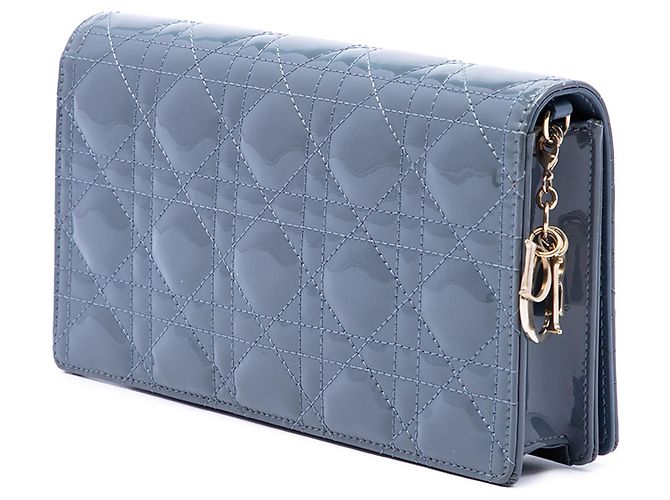 Lady Dior Wallet On Chain aus grauem Lackleder mit Cannage-Steppung Dior - Ansicht 2