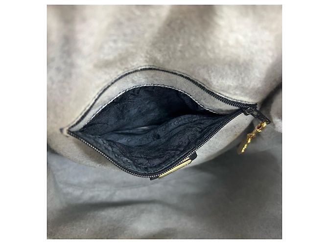 Borsa a secchiello con coulisse Gucci Gray Micro GG Supreme - vista 4