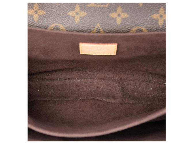 Louis Vuitton Brown Monogram Pochette Metis - vista 4