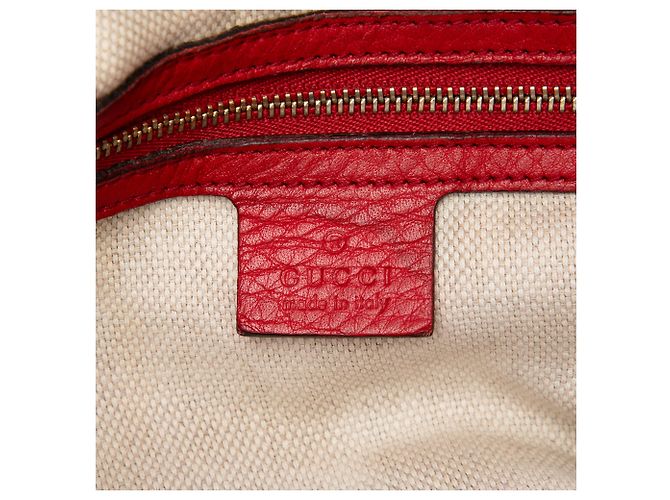 Borsa a tracolla Gucci Soho con catena e zip in pelle di vitello rossa - vista 5