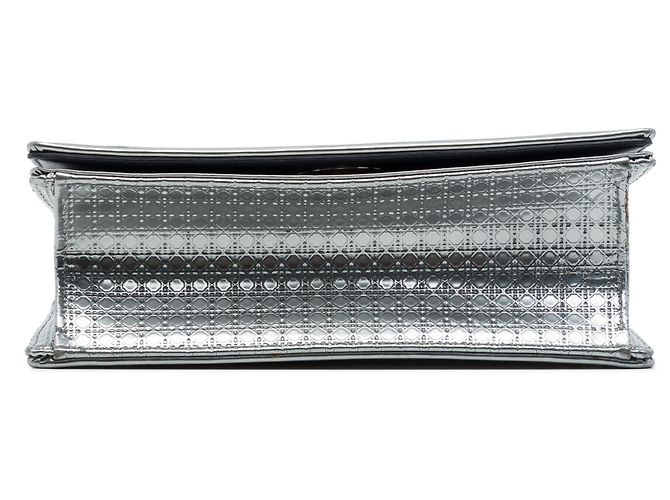 Dior Silver Small Metallic Patent Microcannage Diorama Flap - vista 3
