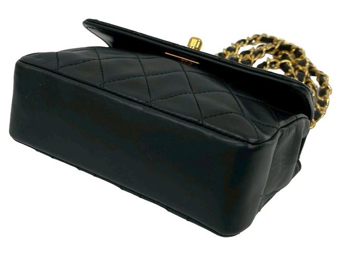 Chanel Black Micro CC Quilted Lambskin Turn Lock Flap - vista 5