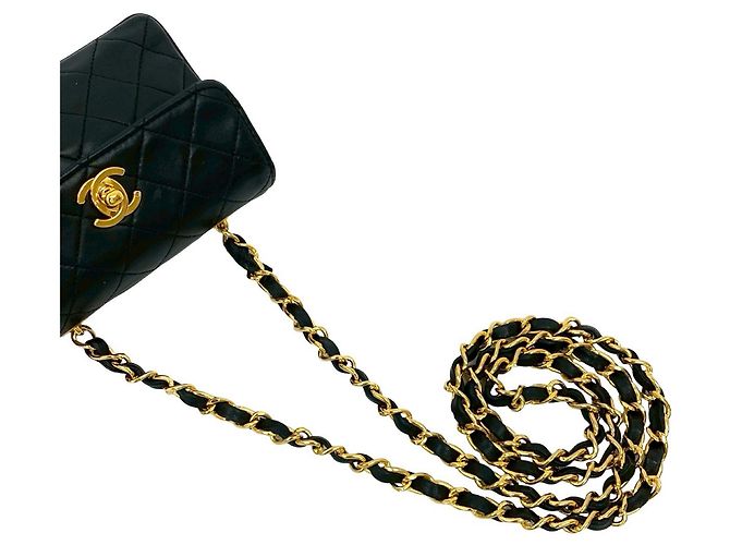 Chanel Black Micro CC Quilted Lambskin Turn Lock Flap - vista 8
