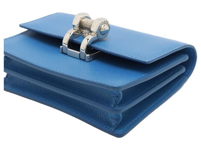 Prada Mini Borsa Crossbody Saffiano Blu con Chiusura a Vite - vista 9