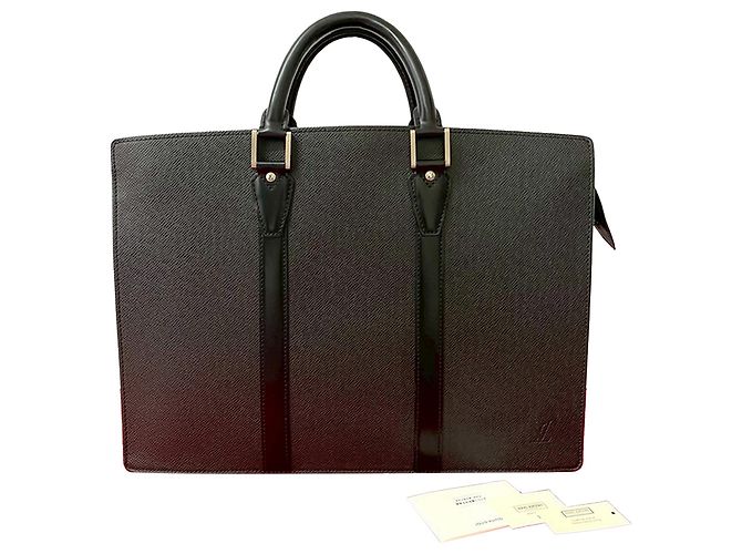 Louis Vuitton Black Taiga Lozan - vista 10