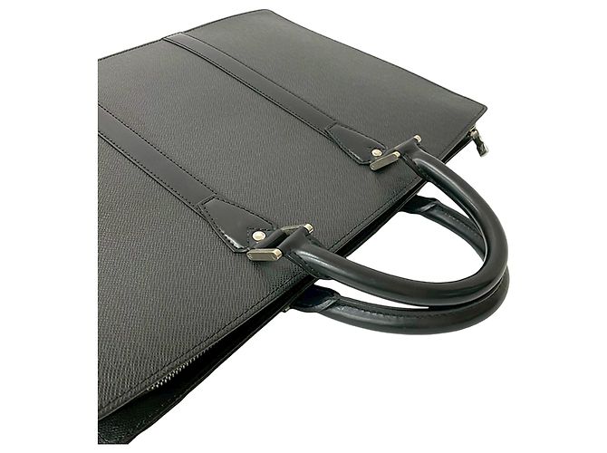 Louis Vuitton Black Taiga Lozan - vista 9