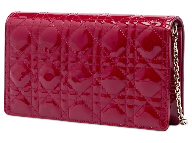 Clutch convertibile con catena Lady Dior in vernice rossa Cannage di Dior - vista 2