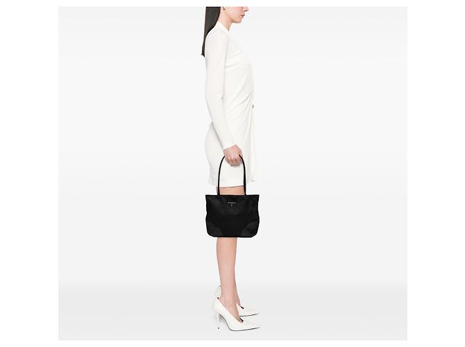 Prada Tessuto Tote mit Vitello-Besatz in Schwarz - Ansicht 6