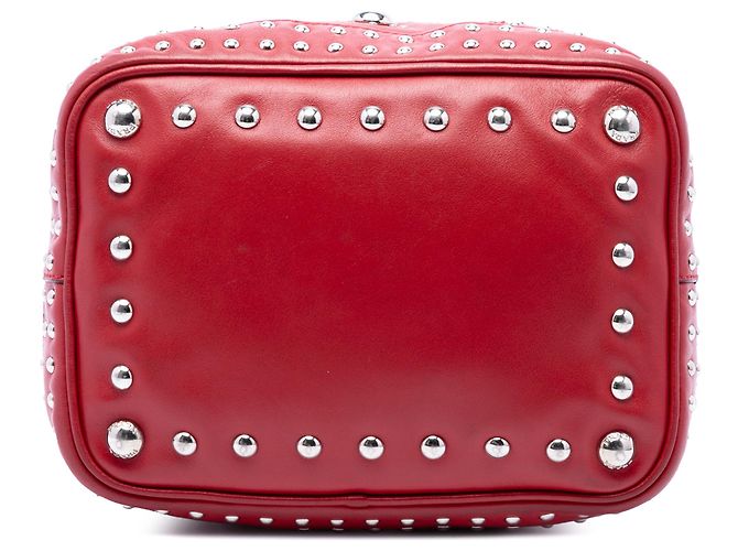 Prada Piccola Borsa Secchiello in Pelle di Vitello Morbida con Borchie Rossa - vista 3