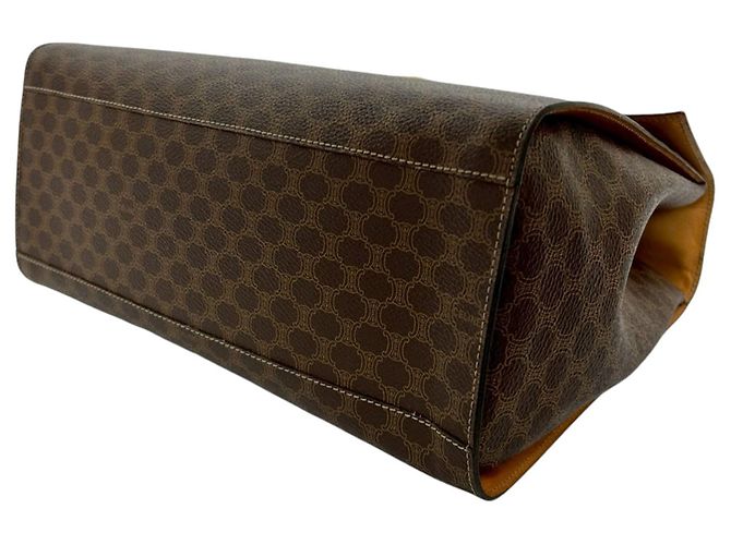 Céline Borsa a mano Celine Brown Macadam Coated Canvas Medallion - vista 6
